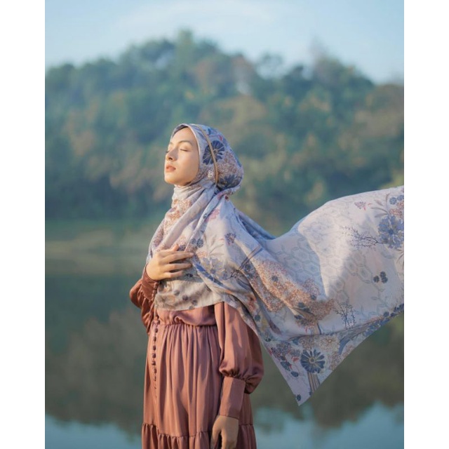 Sandhya Scarf By Heaven Light