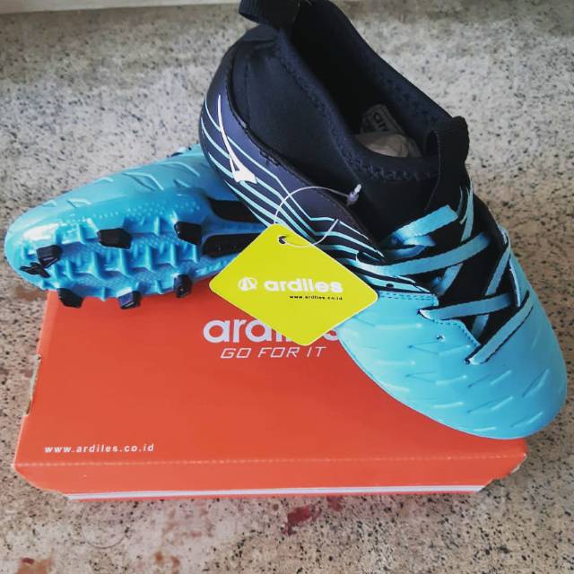 Sepatu bola anak Ardiles