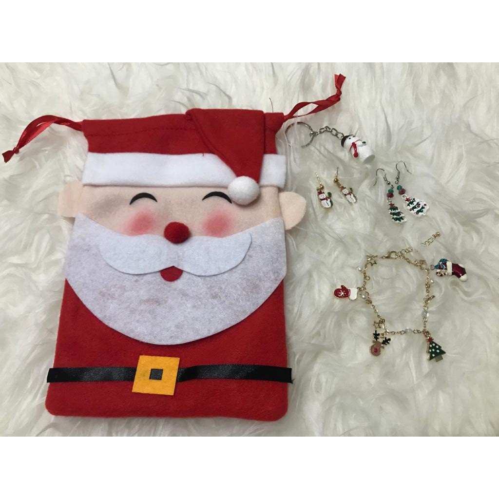 

Paket B Hampers Natal Hadiah Bingkisan Christmas Souvenir Pouch anting
