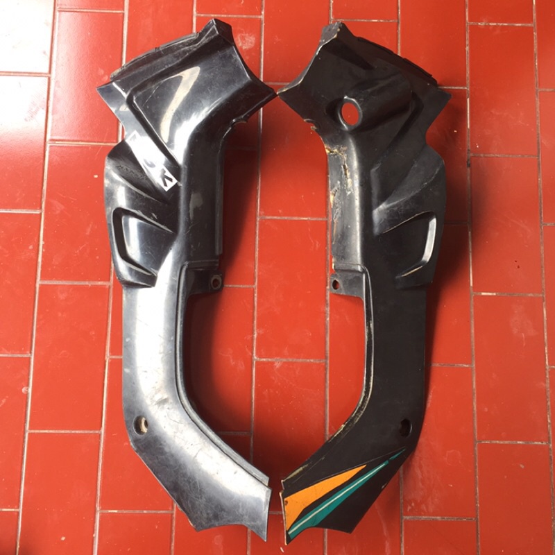 sayap dalam crypton cover body tengah sambungan sayap yamaha crypton original copotan