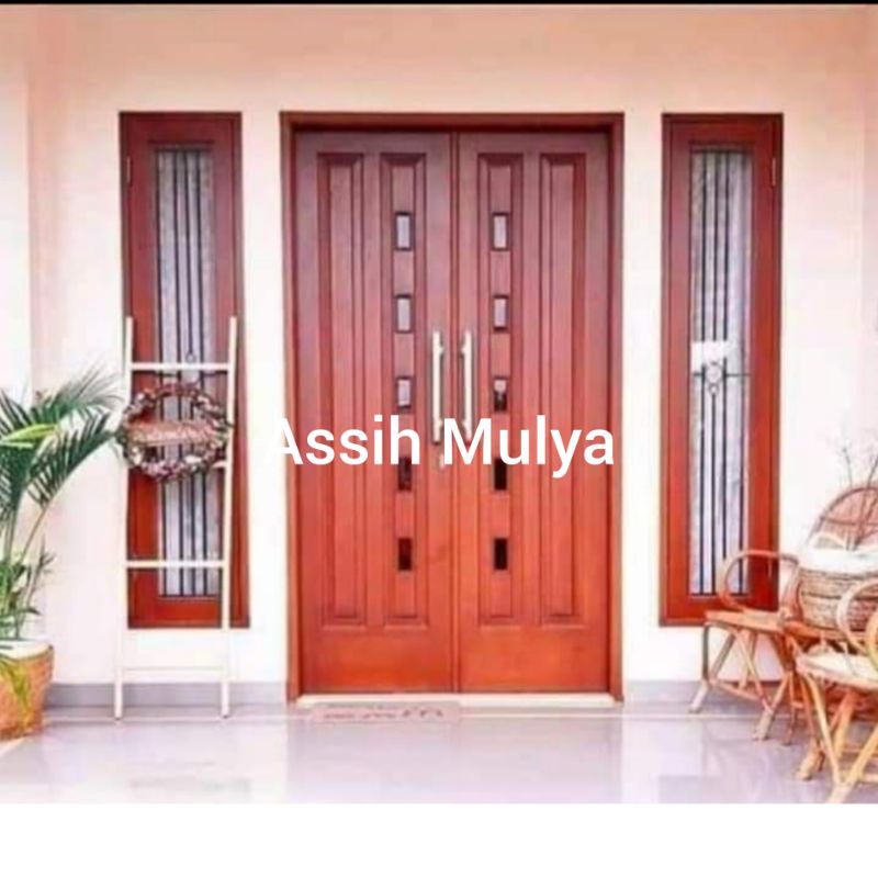 kusen dan pintu kupu-kupu dan kusen jendela+jendela kanan kiri