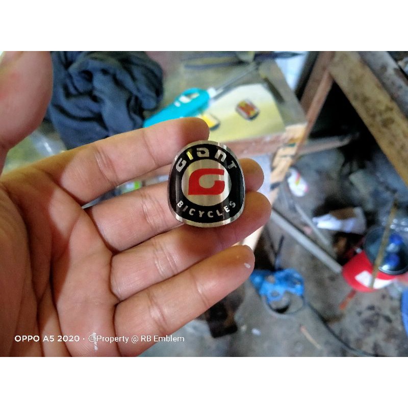 emblem sepeda giant