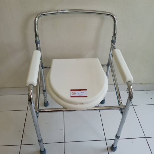 Commode Chair Stainless Steel tanpa roda 894 Sella Tempat BAB Portable