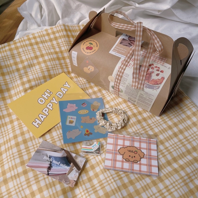 

Hijab Hampers ( Birthday / Graduation ) BACA DESKRIPSI