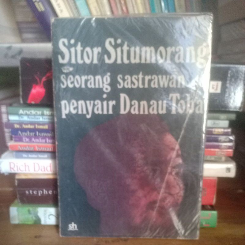 Jual Sitor Situmorang Seorang Sastrawan 45 Penyair Danau Toba | Shopee ...