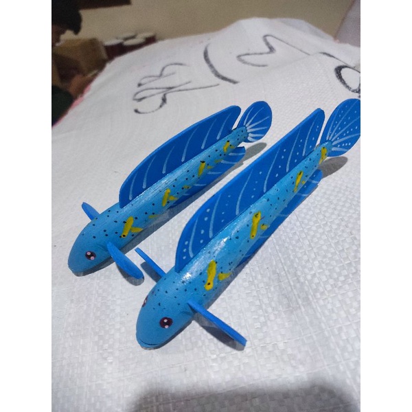 patung ikan bluepulcra