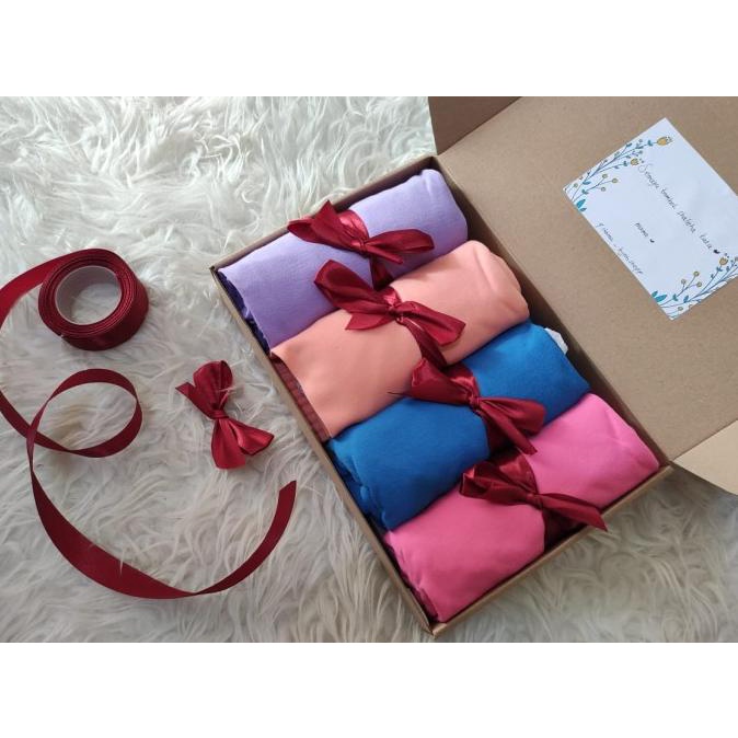 

HAMPERS PARCEL KADO SOUVENIR LEBARAN NIKAHAN WISUDA ULANG TAHUN GURU