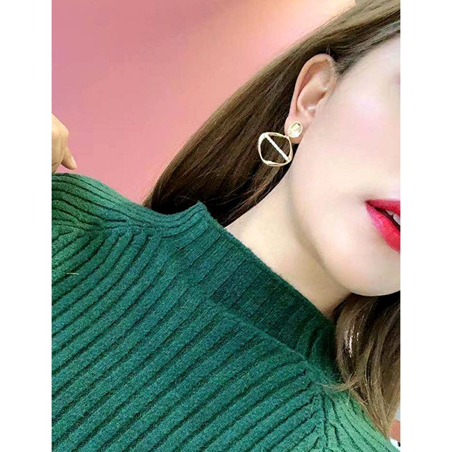 LRC Anting tusuk Fashion Golden Geometric Metal Triangle Diamond Earrings D80661