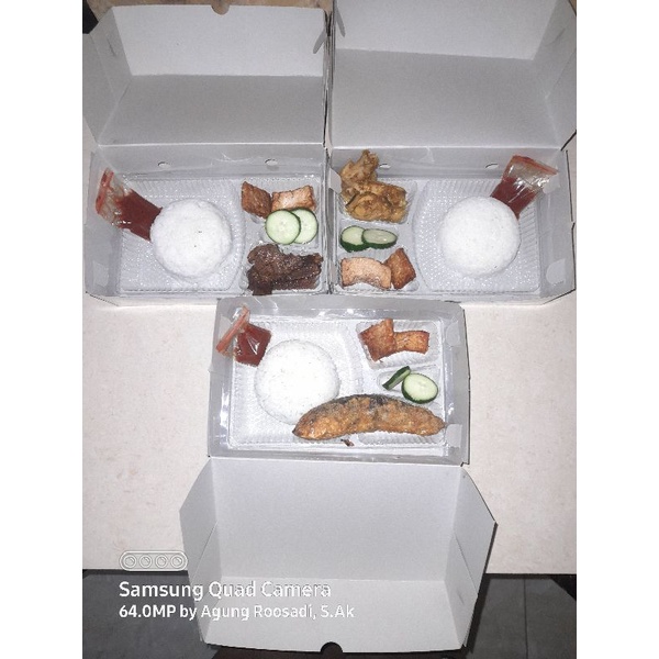 

Makanan hemat: Ayam kecap, Ayam kare, Bandeng presto Surabaya