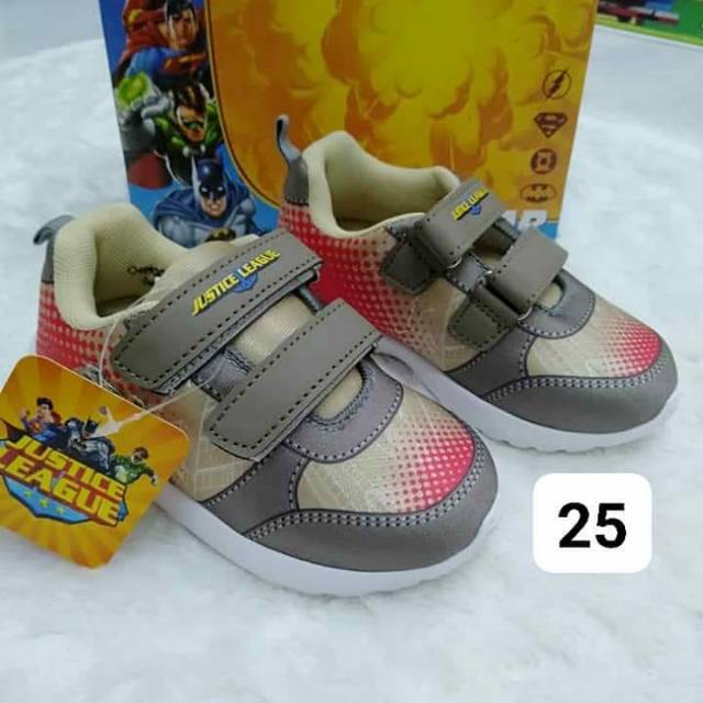 Justice league sepatu no 25