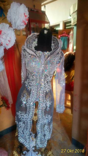 Kebaya pengantin payet