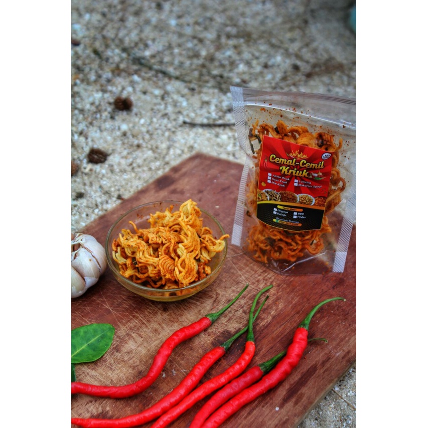 

MIE KRIUK PEDAS BOJOT - MIE KREMES PEDAS DAUN JERUK- MIE KERITING KERING PEDAS - CEMILAN PEDAS GURIH RENYAH ( CEMAL CEMIL KRIUK)60GR