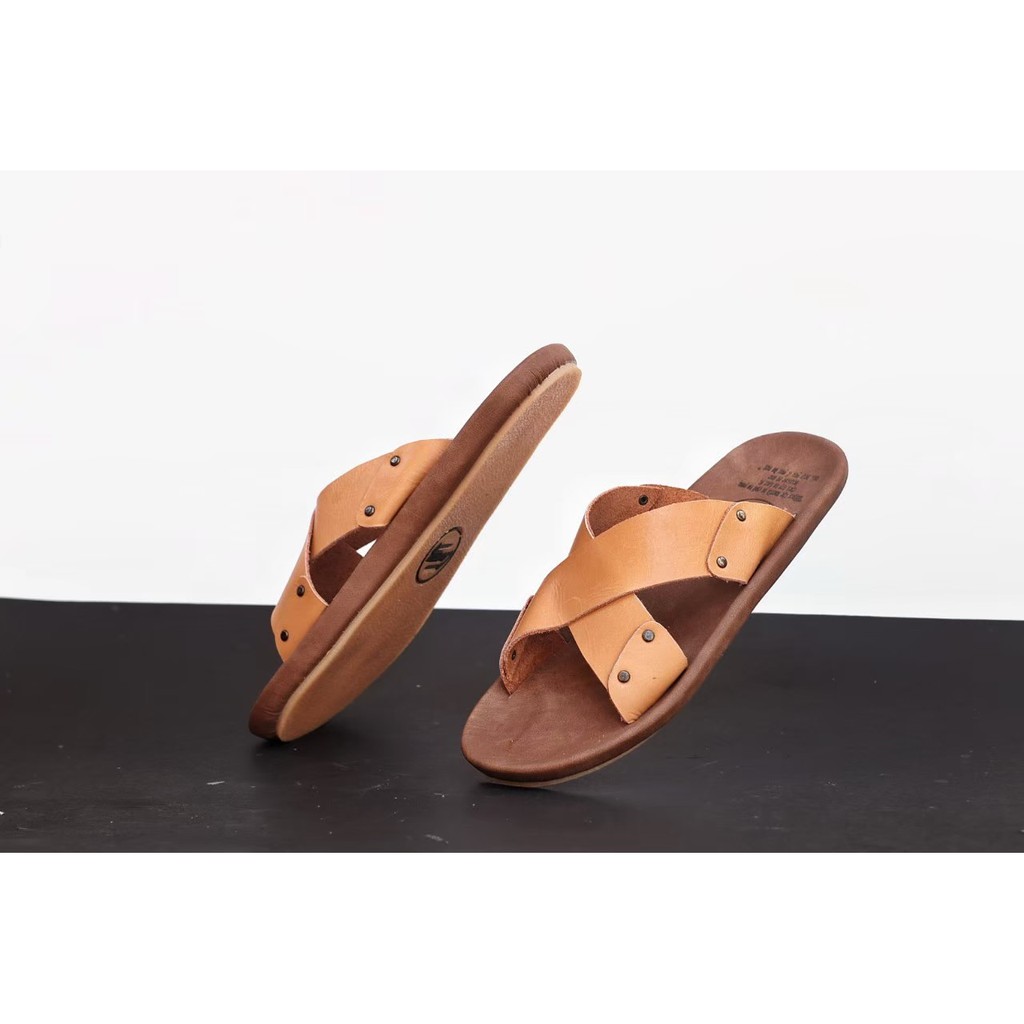 Sandal kulit pria model silang