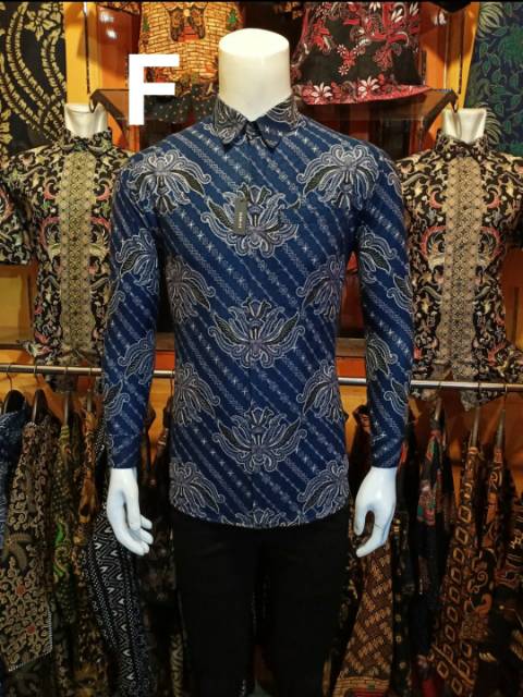Kemeja batik pria lengan panjang slim fit butik