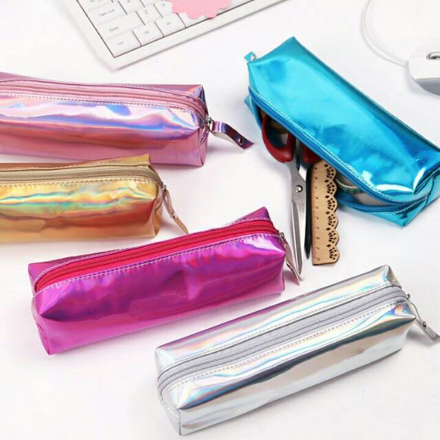 

Tempat pensil hologram / dompet hologram / tempat make up hologram