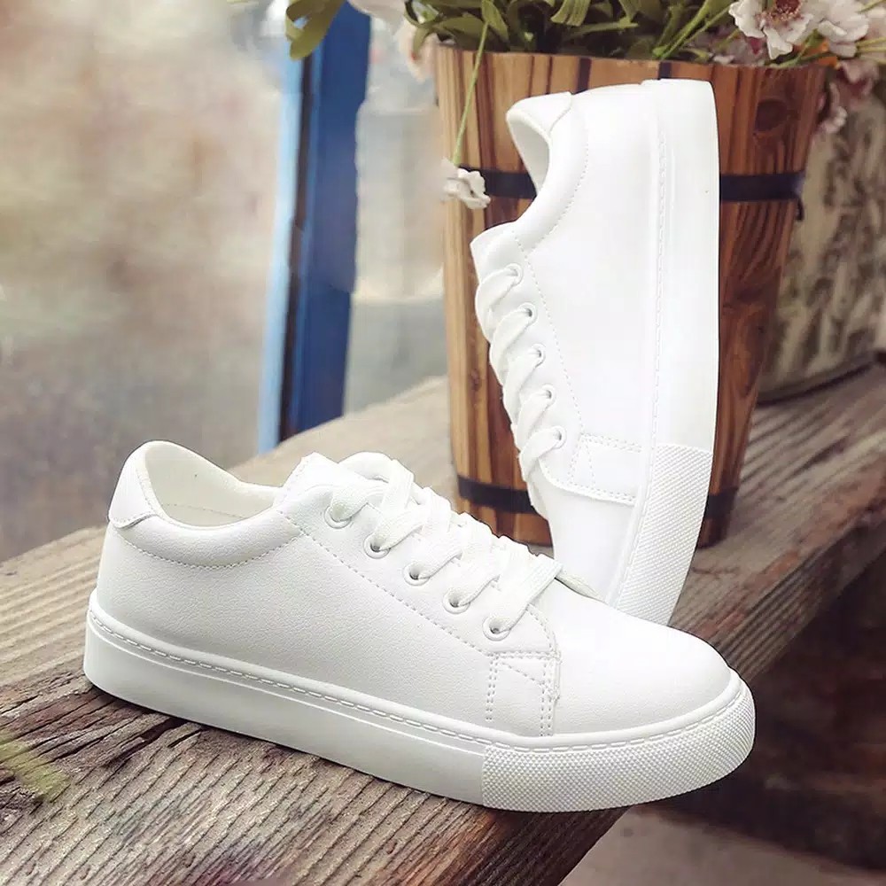 Sepatu Wanita Sneakers Full White