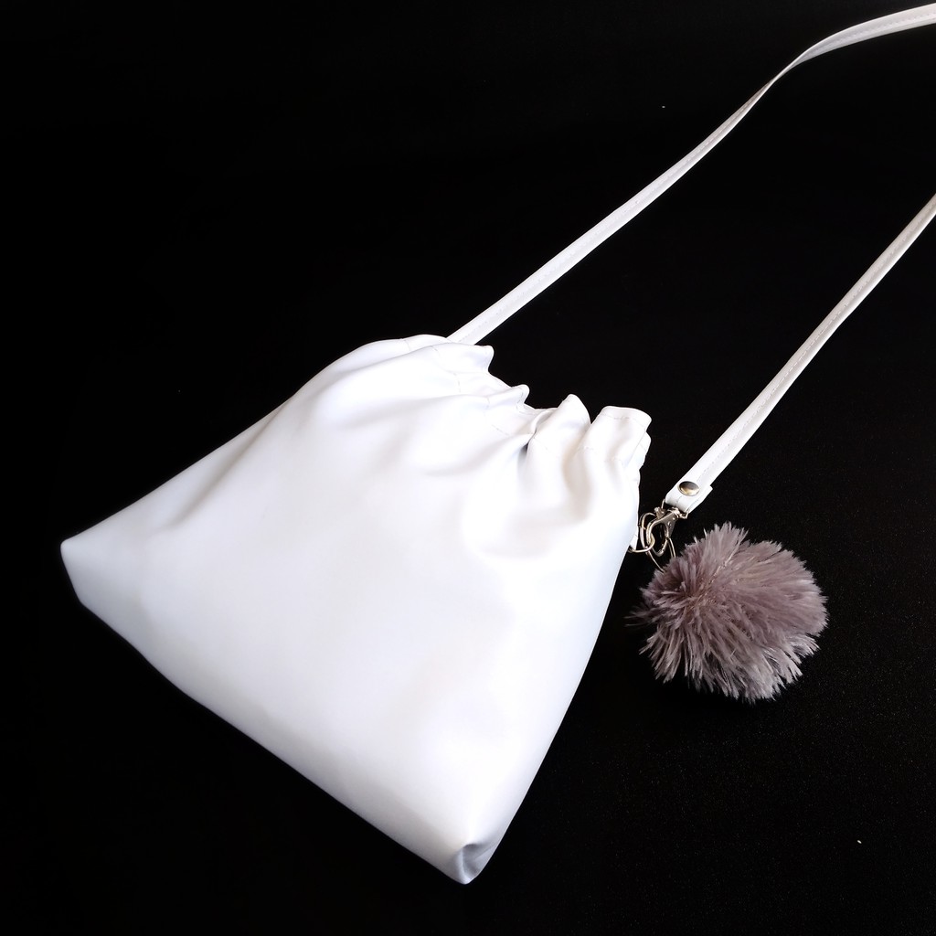 New Promo Sling Bag Kerut Pompom - Tas Mini Selempang Wanita + Gantungan Bulu Pom Pom Lucu Murah