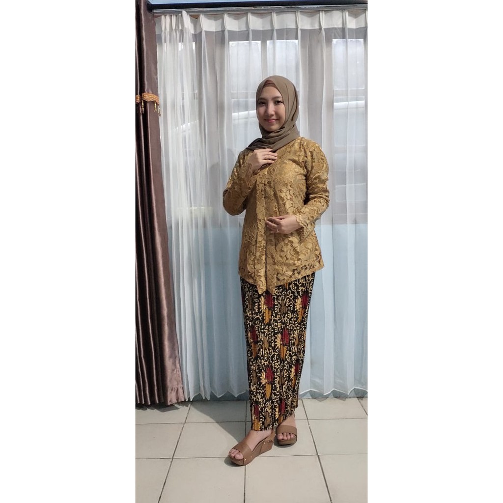 Setelan Kebaya Modern Floy Brokat Lengan Panjang Aneka Pilihan Warna