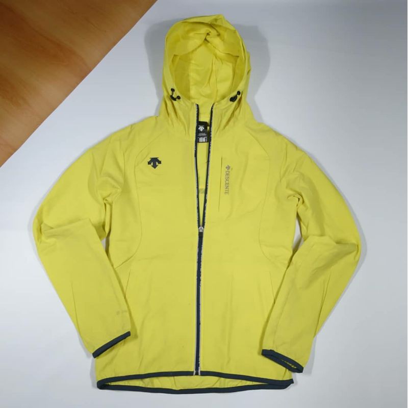 DESCENTE SOFTSHELL OUTDOOR JAKET