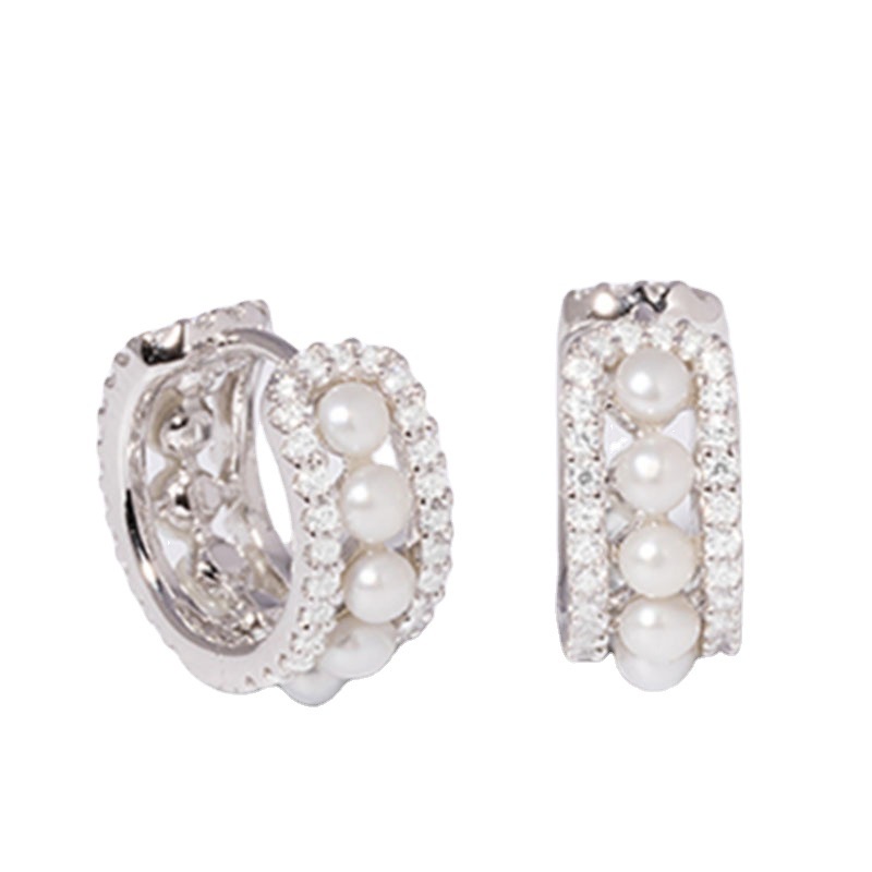 Anting Klip Bentuk Lingkaran Aksen Mutiara Bahan Stainless Steel Untuk Wanita