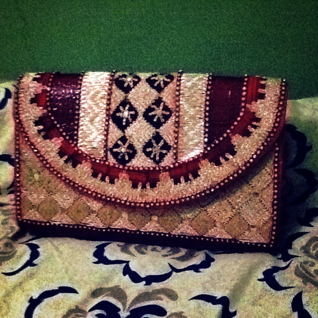 Clutch tapis lampung/ tas pesta asli tapis lampung paling pas buat acara pesta...