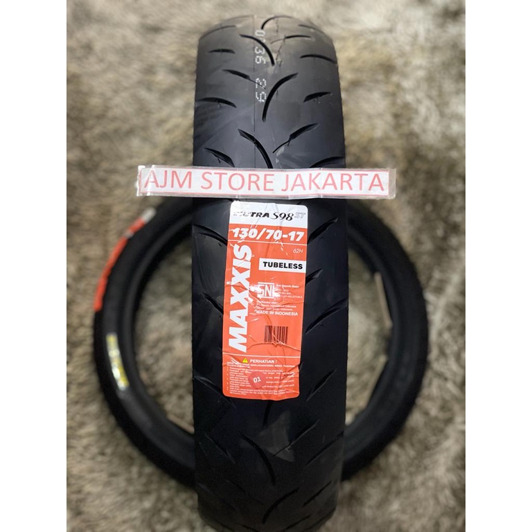 Maxxis Victra 130/70-17 Tubeless...