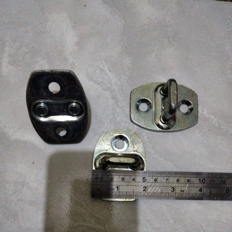 striker kaitan lock pintu Innova Rush Terios original