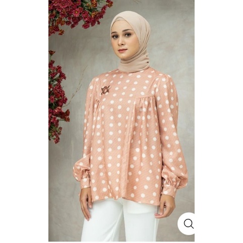 Gina Blouse Wearing Klamby