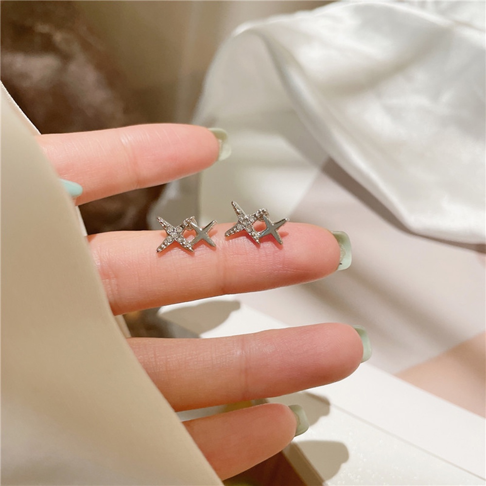 1 Pasang Anting stud Mini Bentuk Bintang Untuk Wanita