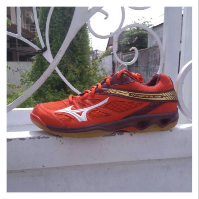 ORIGINAL Mizuno Thunderblade red gold Thunder blade sepatu olahraga