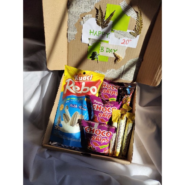 

HAMPERS/GIFT BOX SNACK MURAH