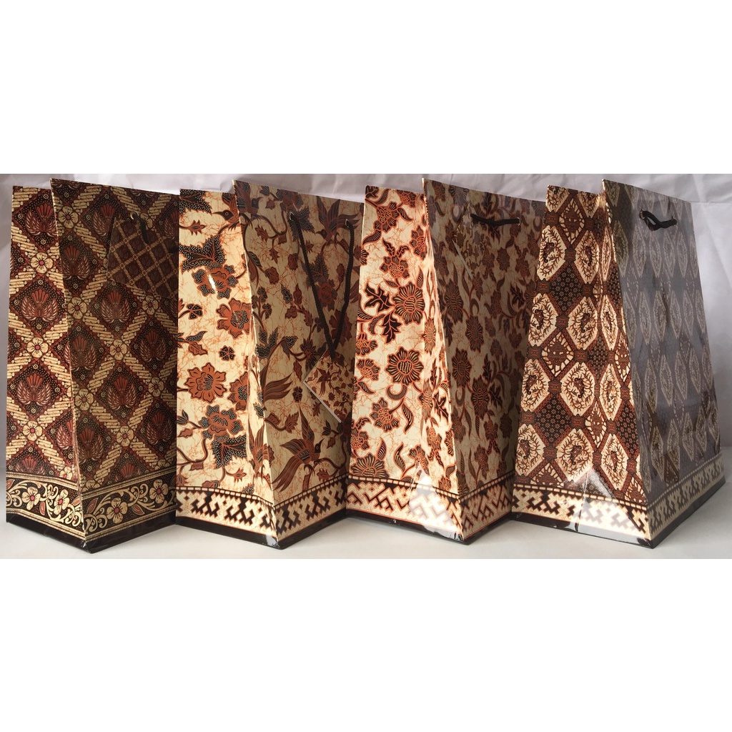 

(1 Biji) Paper Bag KIKY C Ukuran 33 x 26.5 x 13.5 Cm / Goodie Bag Kiky C / Tas Tali Kiky C