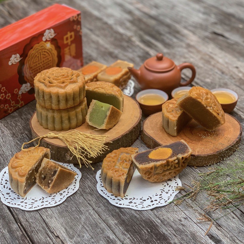 

Mooncake / Kue Bulan (Halal & Vege)