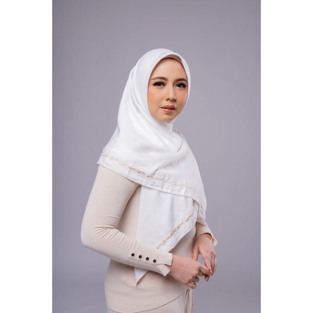 NIRNAYA SCARF WHITE - JEDA X RUMAH AYU