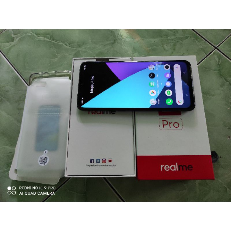 Realme 2 pro fullset super mulus banget tanpa lecet. ram 4/64 snap 660. second/bekas/2nd/sekon