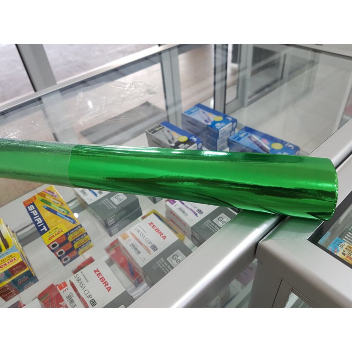 

Order Langsung KERTAS METALIK WARNA HIJAU / KERTAS MENGKILAP / UKURAN 65 X 50 CM Terlaris