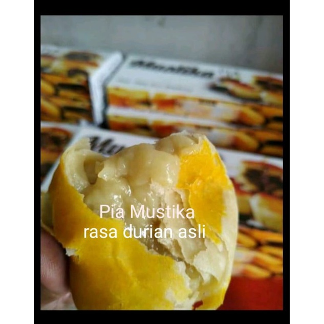 

Pia durian - pia mustika - oleh oleh dari Jombang