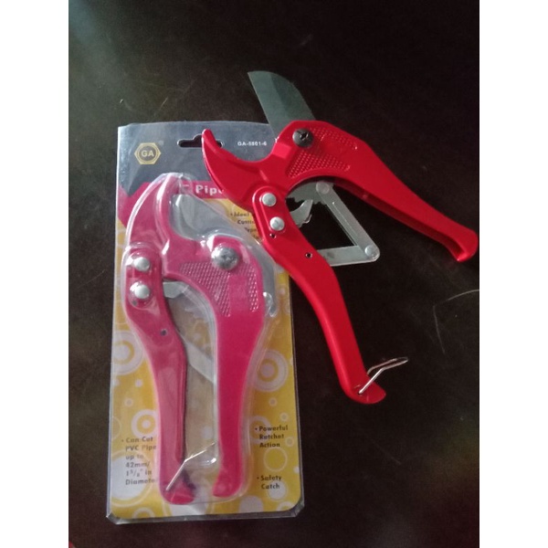 

GUNTING PIPA SEDANG PVC pipes cutter