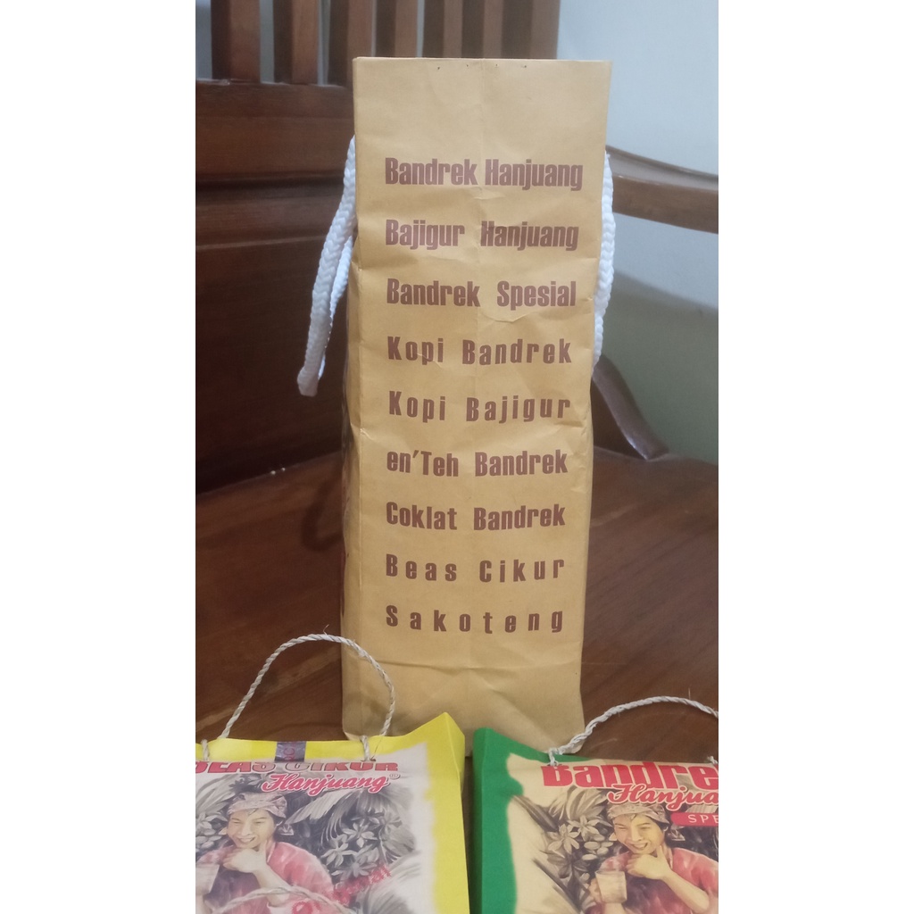 

Nafariz724 Paket Oleh-Oleh Khas Priangan Hanjuang Isi 9 Kantong