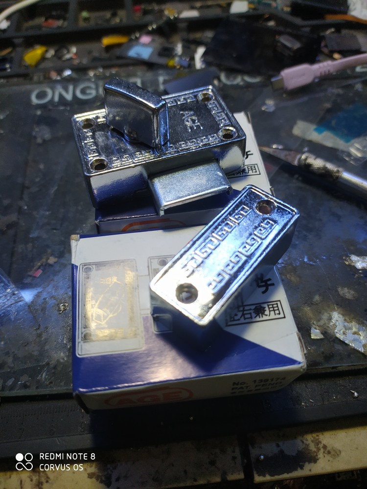 Grendel Slot Pintu Kotak Aluminium Age