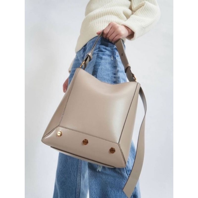 tas pouch wanita besar branded original (ck fiona)