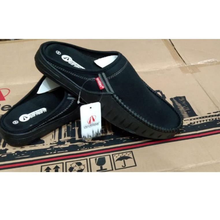 L6T7 slop Ardiles aider hitam,slop Ardiles original pria,slop Ardiles sehari hari,slop Ardiles santa