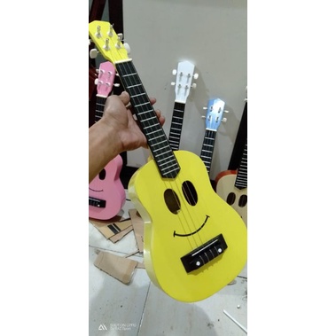 kentrung smile senar4/ukulele senar 3 dan senar4 paking aman dan BERGRANSI-PATAH