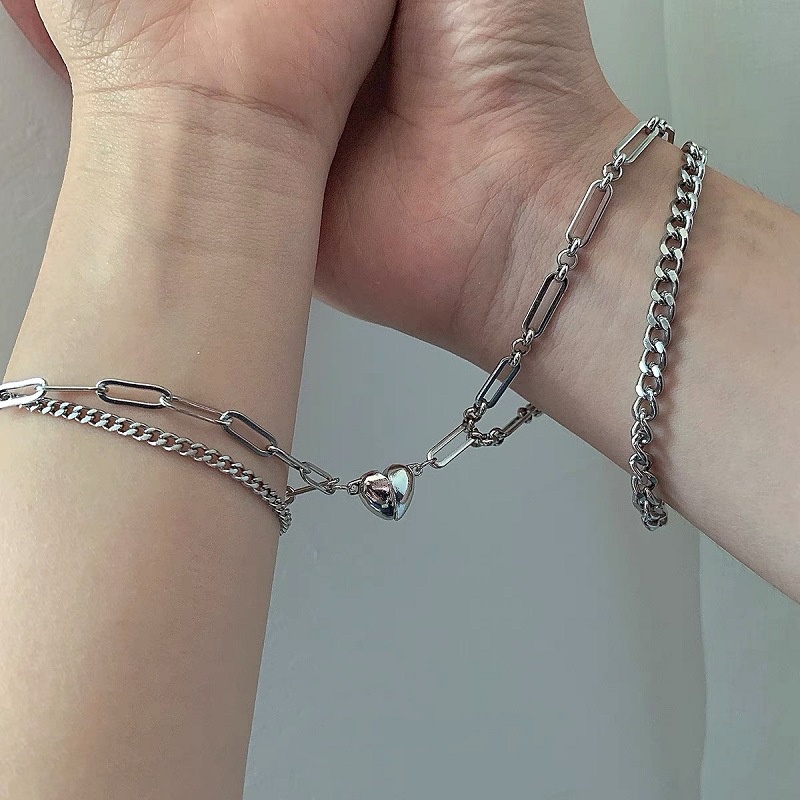 YEEZII Set Gelang Magnetik Desain Hati Ganda Warna Silver Untuk Wanita