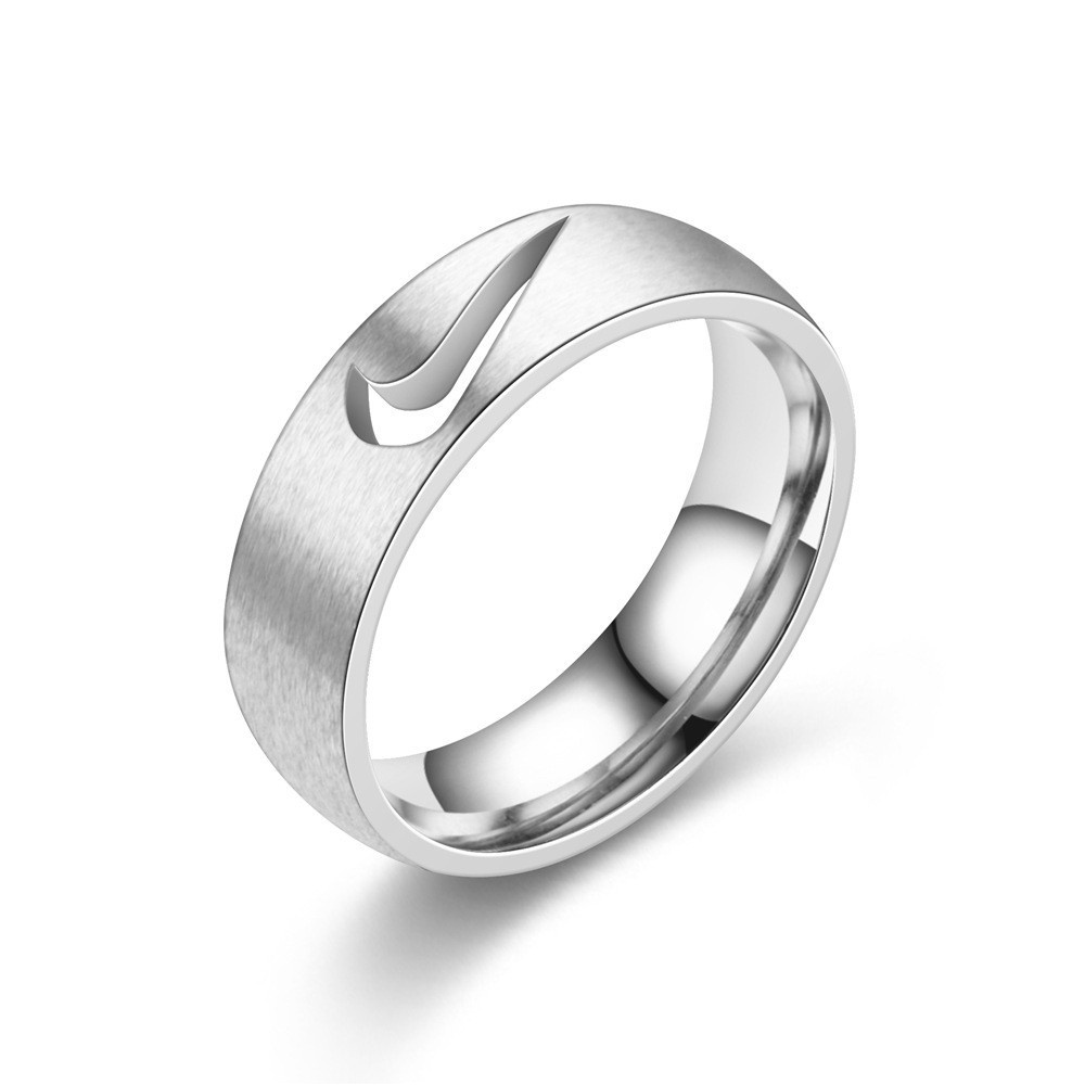 Cincin Tunangan Bahan Titanium Steel 316L Model Hollow Gaya Hip Hop Untuk Pria Dan Wanita