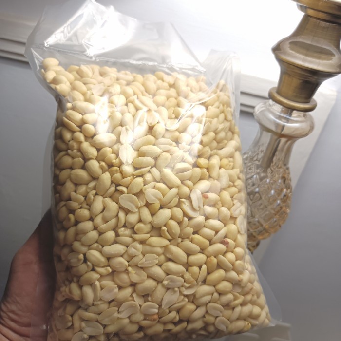 

kacang tanah kupas 1 kg premium 51/61