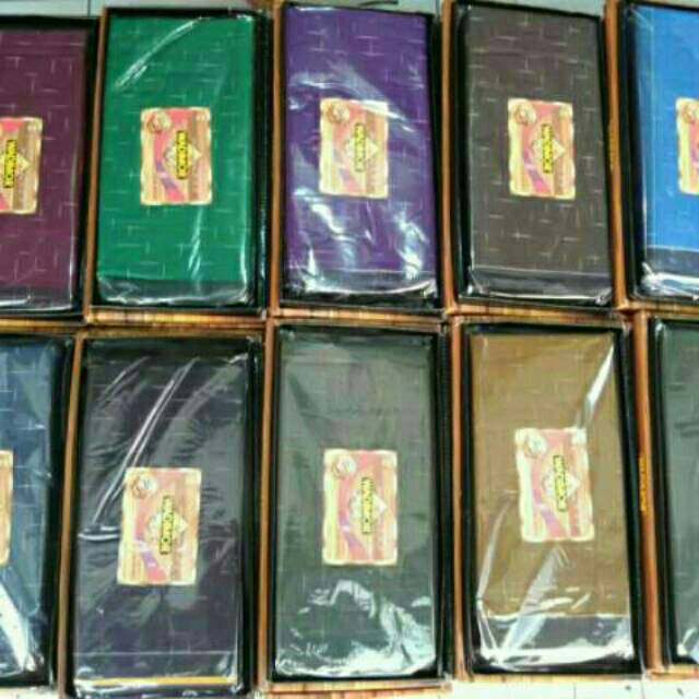 Sarung wadimor motif hujan gerimis 777