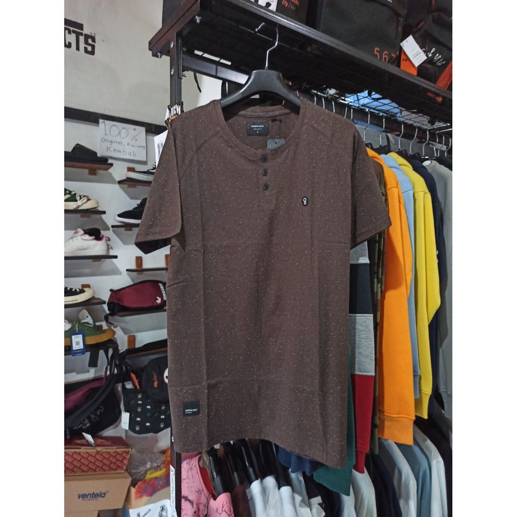 KAOS GREENLIGHT BERKANCING COKLAT ORIGINAL 100%