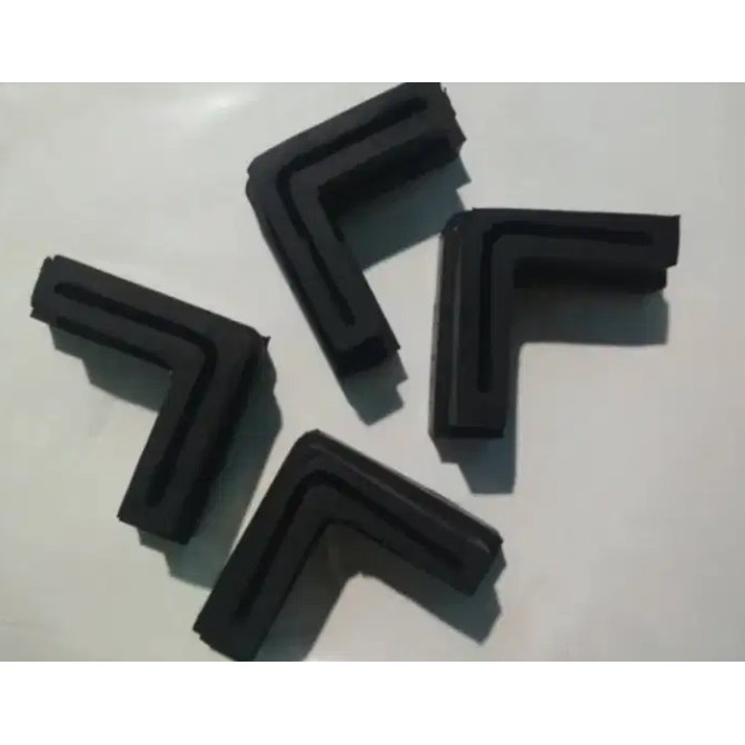 Karet Kaki Rak Besi Siku 4 x 4 L Pengaman Lantai Anti Gores