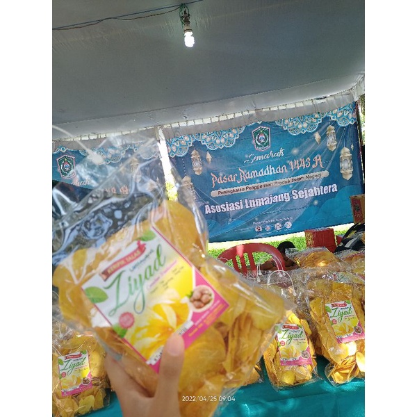 

Camilan khas Lumajang,Keripik talas ZIYAD tidak gatal ditenggorokan